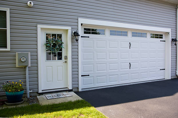 24/7 Emergency Garage Door Roller Replacement experts in Wayne County County, TN